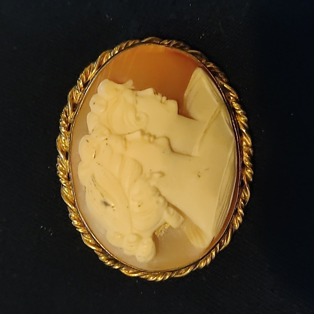 Rare Alice Caviness vintage Side sitting GF double Cameo Pin